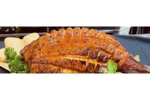 Smoked Vanilla & Whiskey Glazed Ham With Pineapple Relish