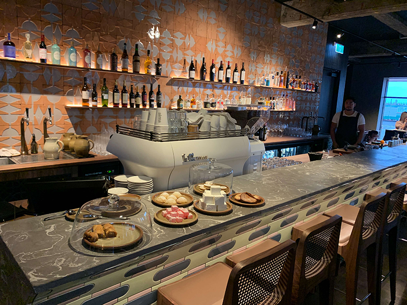 Alma Eating Bar