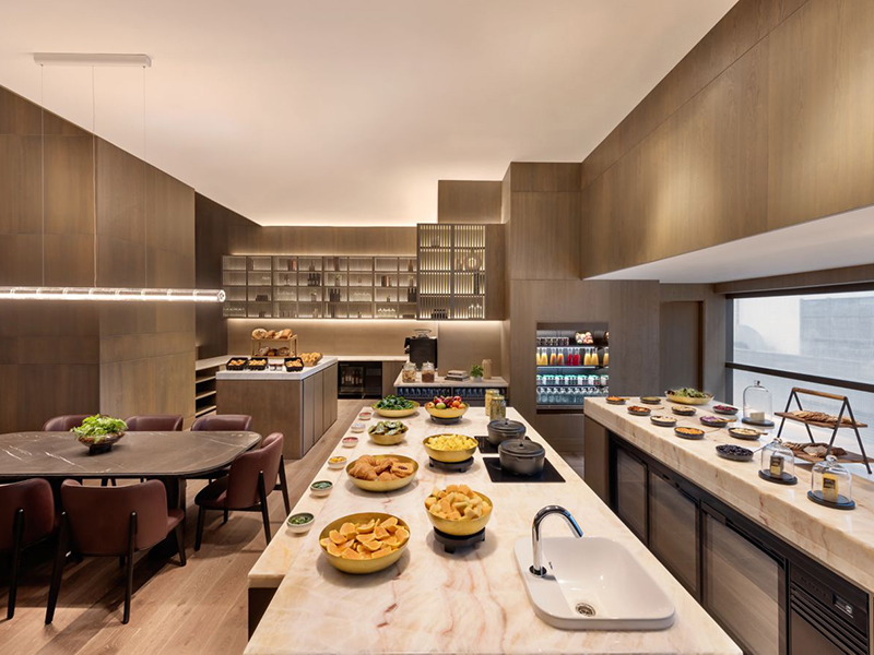 Breakfast Buffet & Serve Station