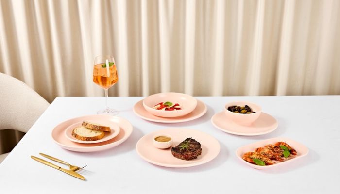 Accolade Plates