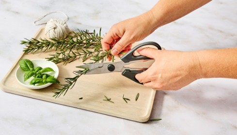 Commercial kitchen shears and food preparation tools for daily foodservice tasks