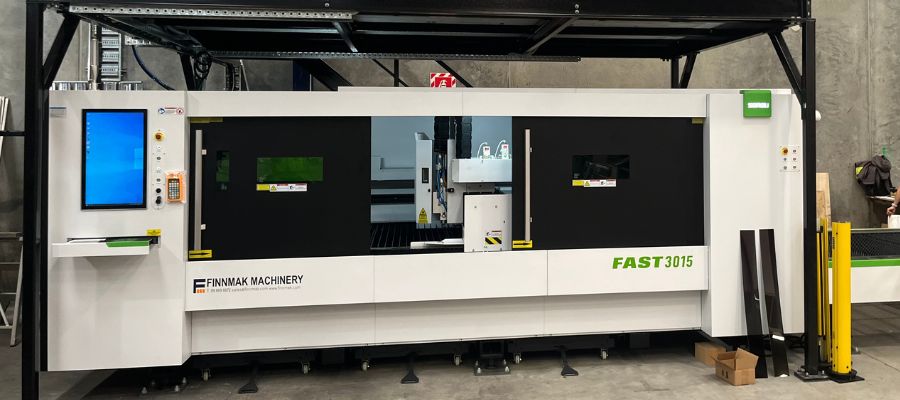 3kW fibre laser cutter machine for precision metal cutting